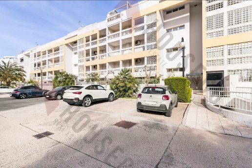 appartamento in vendita a Quartu Sant'Elena in zona Quartello