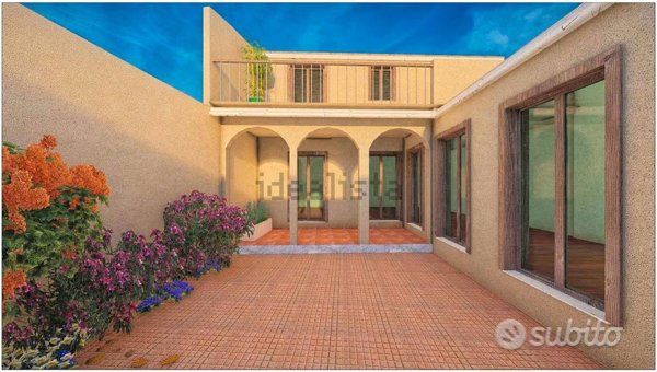 casa indipendente in vendita a Quartu Sant'Elena in zona Centro Storico