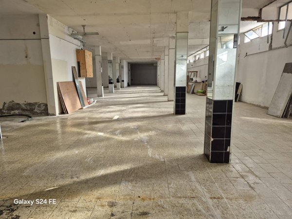 locale commerciale in vendita a Quartu Sant'Elena in zona Musicisti