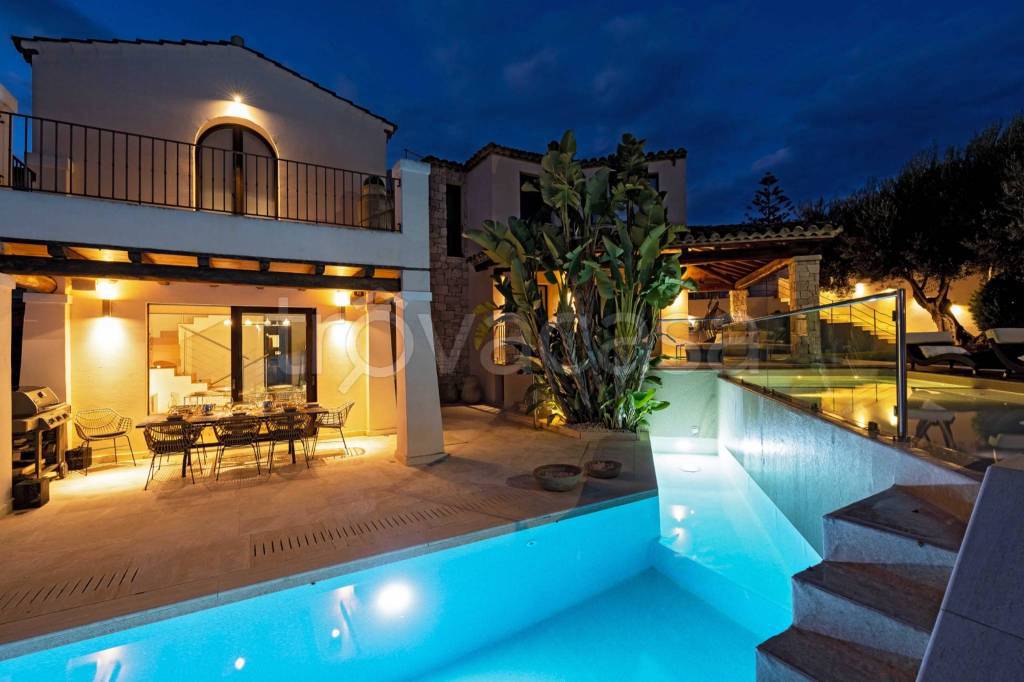 casa indipendente in vendita a Quartu Sant'Elena in zona Margine Rosso