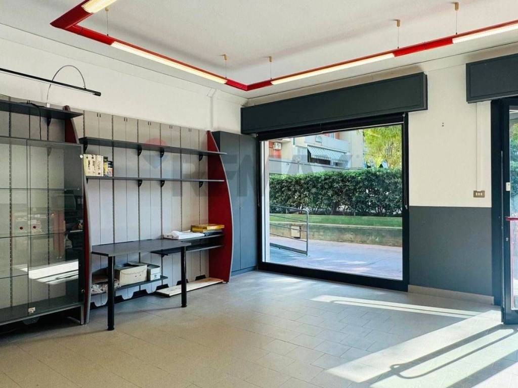 negozio in vendita a Quartu Sant'Elena in zona Pitz'e Serra