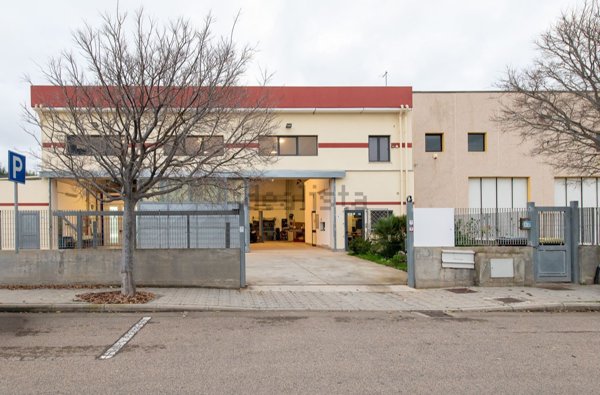 ufficio in vendita a Quartu Sant'Elena