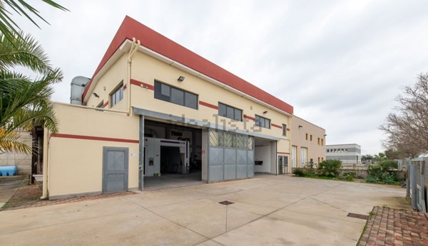 ufficio in vendita a Quartu Sant'Elena