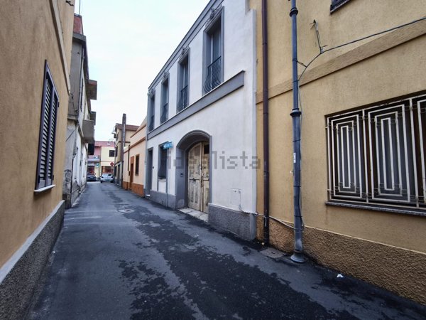 appartamento in vendita a Quartu Sant'Elena in zona Centro Storico