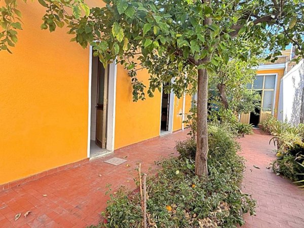 casa indipendente in vendita a Quartu Sant'Elena in zona Centro Storico