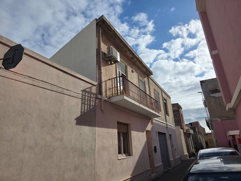 appartamento in vendita a Quartu Sant'Elena in zona Centro Storico
