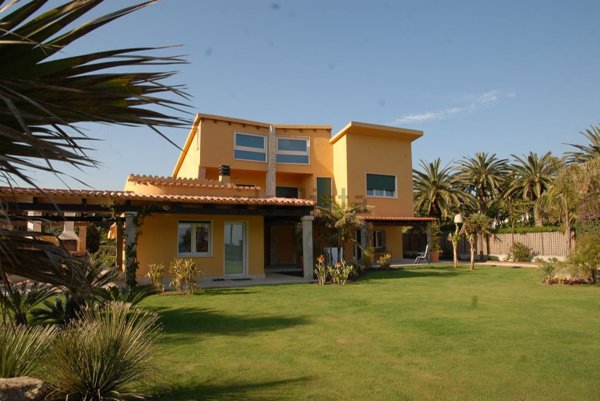 casa indipendente in vendita a Quartu Sant'Elena in zona Geremeas