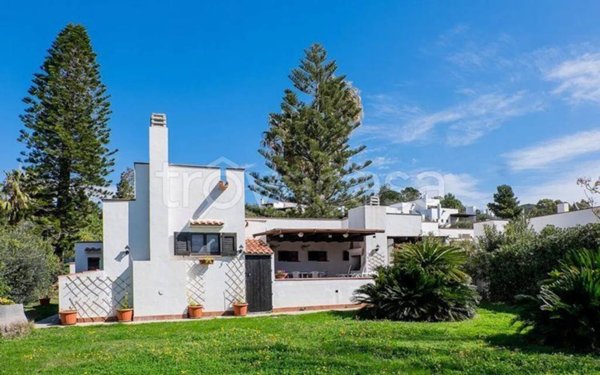 casa indipendente in vendita a Quartu Sant'Elena in zona Geremeas