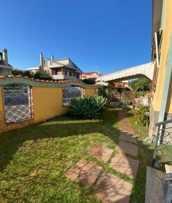 casa indipendente in vendita a Quartu Sant'Elena in zona Musicisti