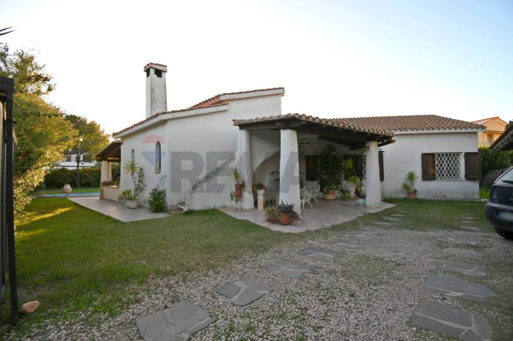 casa indipendente in vendita a Quartu Sant'Elena in zona Foxi
