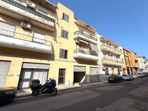 locale di sgombero in vendita a Quartu Sant'Elena in zona Musicisti