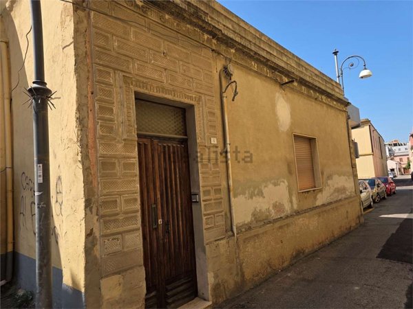casa indipendente in vendita a Quartu Sant'Elena in zona Centro Storico