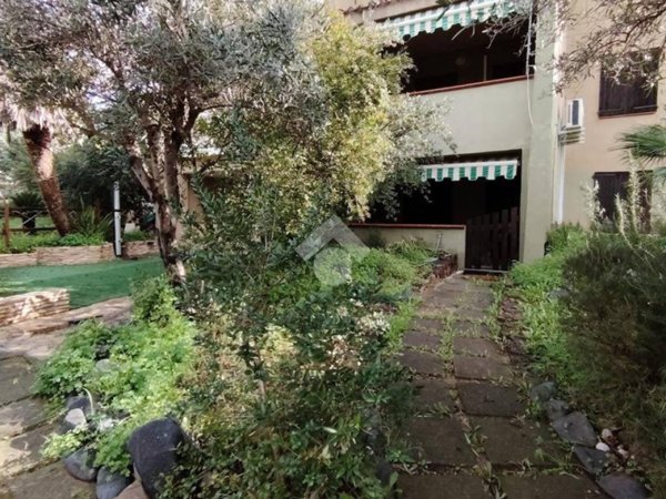 casa indipendente in vendita a Quartu Sant'Elena in zona Geremeas