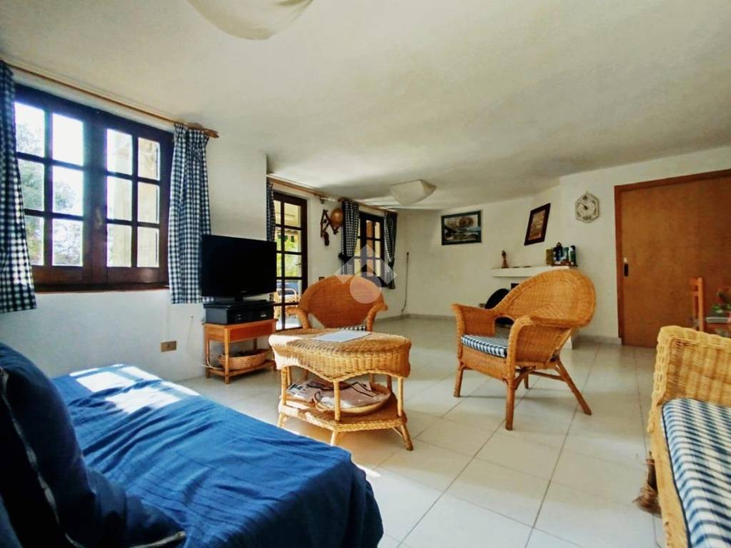 casa indipendente in vendita a Quartu Sant'Elena in zona Geremeas