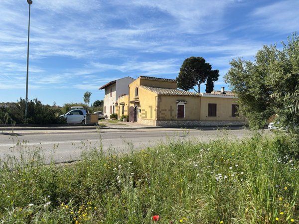 appartamento in vendita a Quartu Sant'Elena in zona Centro Storico