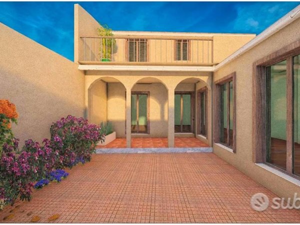 casa indipendente in vendita a Quartu Sant'Elena in zona Centro Storico