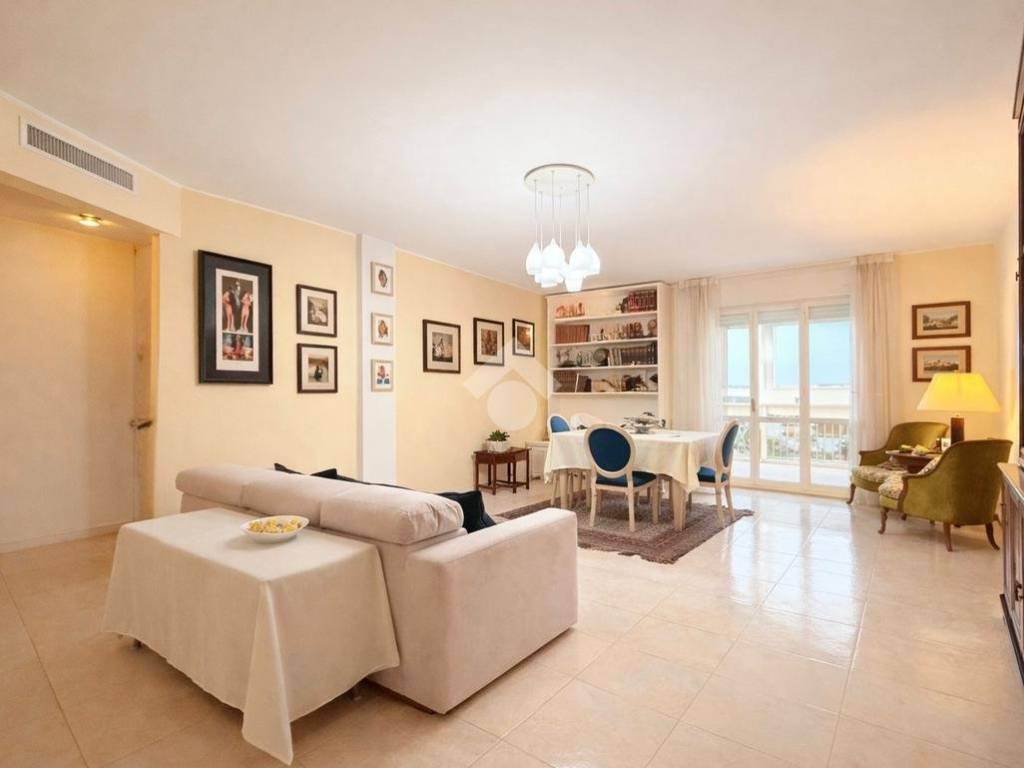 appartamento in vendita a Quartu Sant'Elena in zona Quartello