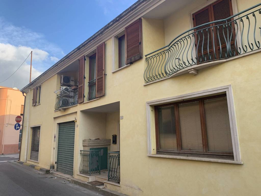 ufficio in vendita a Quartu Sant'Elena