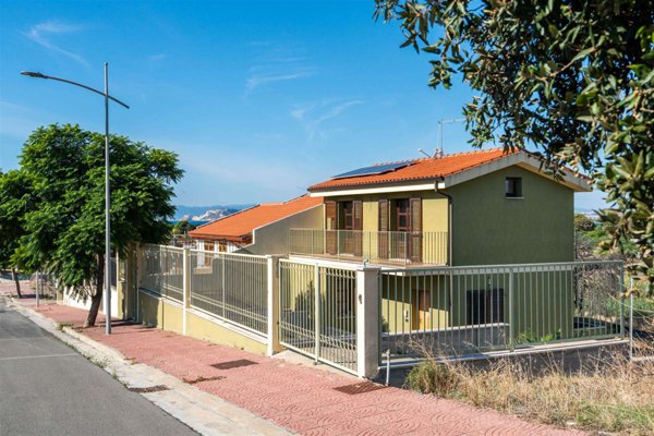 casa indipendente in vendita a Quartu Sant'Elena in zona Foxi
