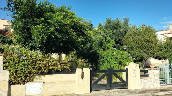 casa indipendente in vendita a Quartu Sant'Elena in zona Capitana