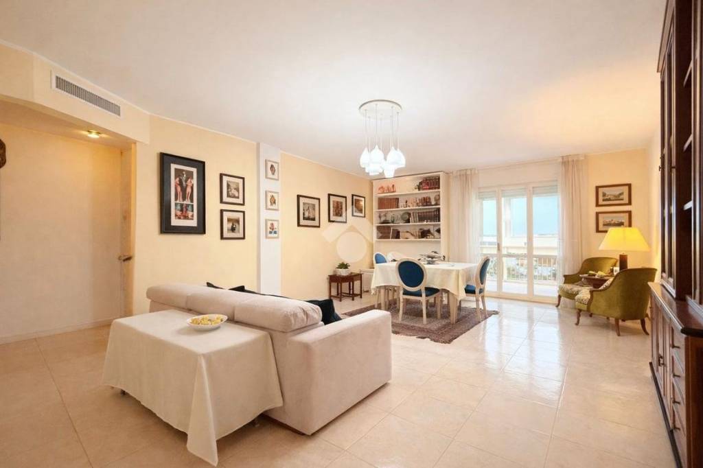 appartamento in vendita a Quartu Sant'Elena in zona Quartello