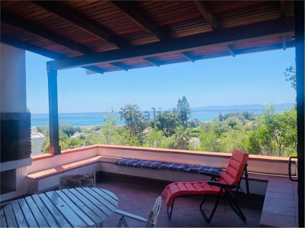 casa indipendente in vendita a Quartu Sant'Elena in zona Geremeas