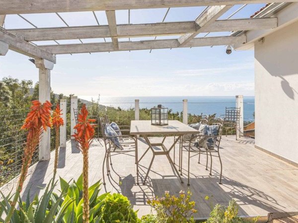 casa indipendente in vendita a Quartu Sant'Elena in zona Geremeas