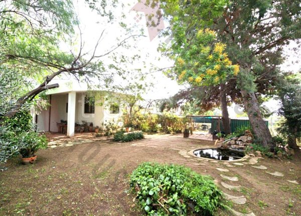 casa indipendente in vendita a Quartu Sant'Elena in zona Foxi