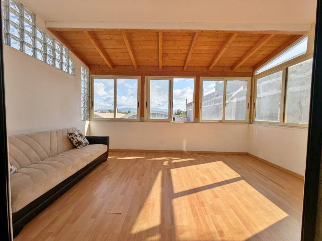 ufficio in vendita a Quartu Sant'Elena