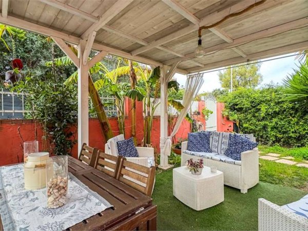 casa indipendente in vendita a Quartu Sant'Elena in zona Capitana