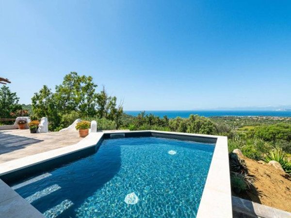 casa indipendente in vendita a Quartu Sant'Elena in zona Capitana