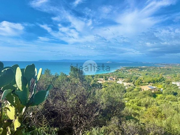 terreno edificabile in vendita a Quartu Sant'Elena in zona Is Meris