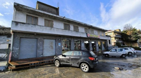 locale commerciale in vendita a Quartu Sant'Elena in zona Musicisti