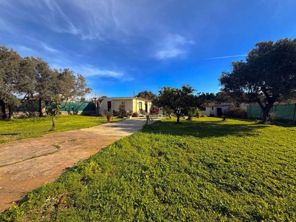 casa indipendente in vendita a Quartu Sant'Elena in zona Margine Rosso