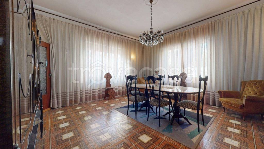 appartamento in vendita a Quartu Sant'Elena in zona Centro Storico