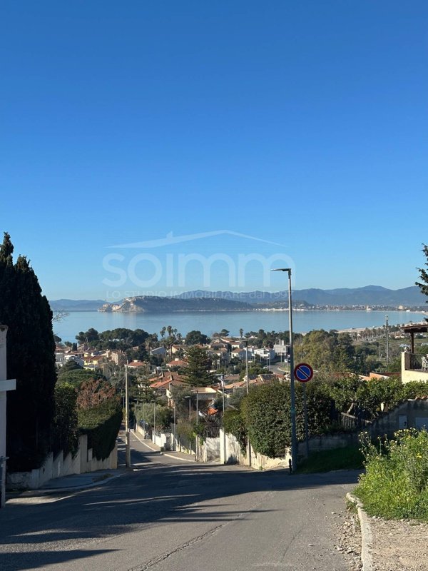 casa indipendente in vendita a Quartu Sant'Elena in zona Margine Rosso