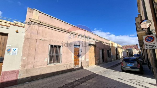 casa indipendente in vendita a Quartu Sant'Elena in zona Cepola