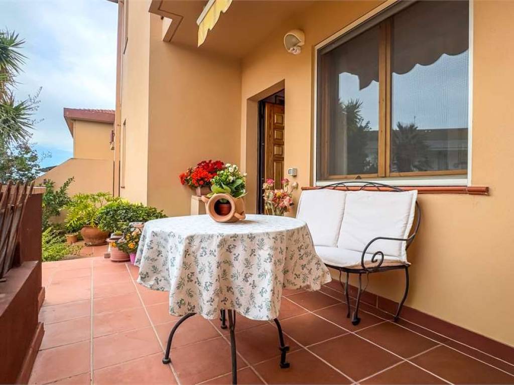 casa indipendente in vendita a Quartu Sant'Elena in zona Litorale