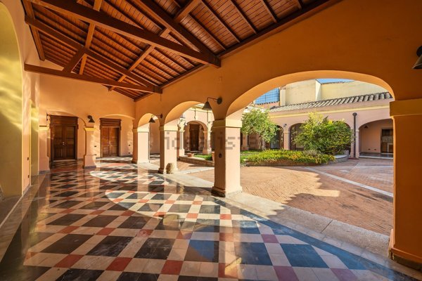 casa indipendente in vendita a Quartu Sant'Elena in zona Centro Storico