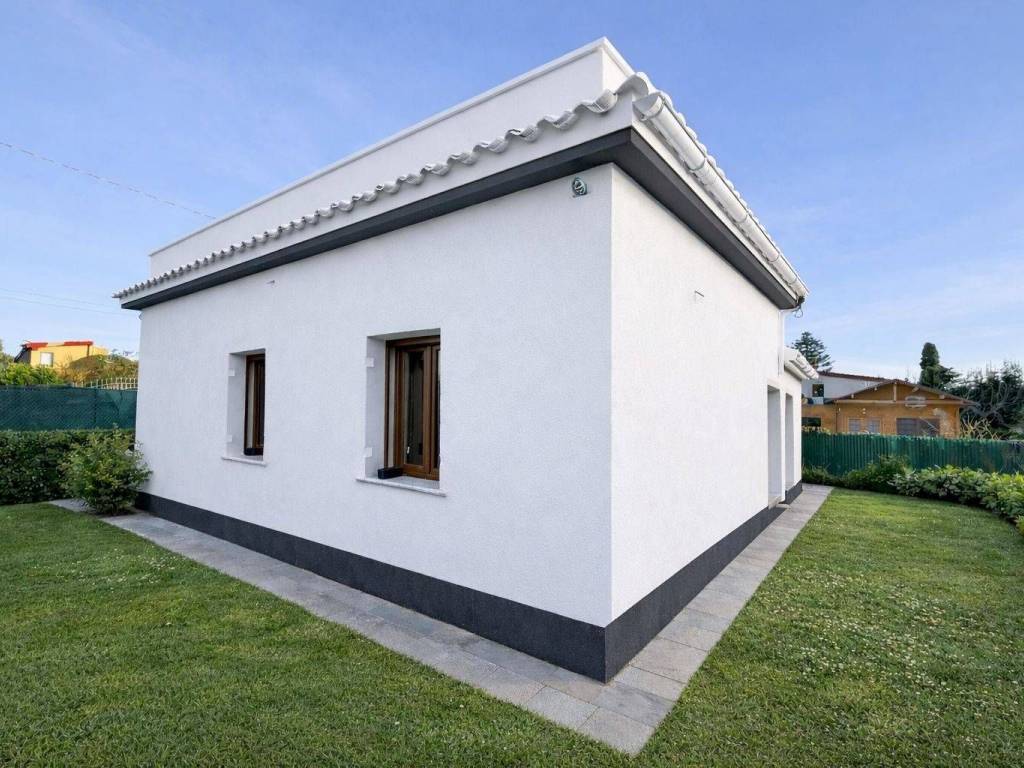 casa indipendente in vendita a Quartu Sant'Elena in zona Foxi