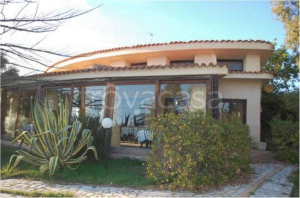 negozio in vendita a Quartu Sant'Elena in zona Capitana