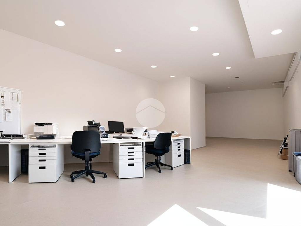 locale di sgombero in vendita a Quartu Sant'Elena