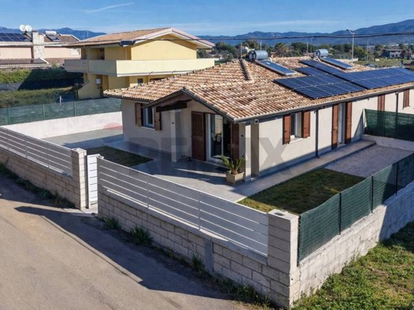 casa indipendente in vendita a Quartu Sant'Elena in zona Poetto di Quartu