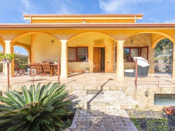 casa indipendente in vendita a Quartu Sant'Elena in zona Capitana