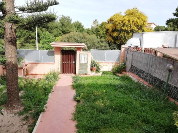 casa indipendente in vendita a Quartu Sant'Elena in zona Margine Rosso