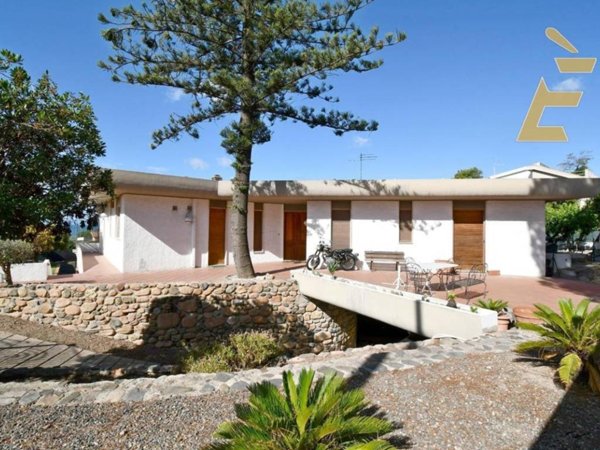casa indipendente in vendita a Quartu Sant'Elena in zona Margine Rosso