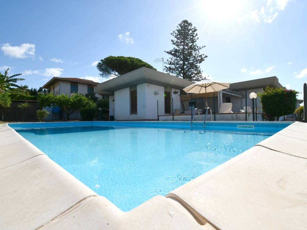 casa indipendente in vendita a Quartu Sant'Elena in zona Margine Rosso