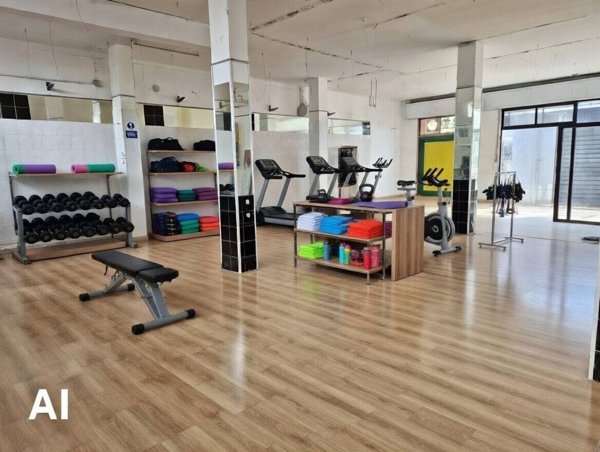 locale commerciale in vendita a Quartu Sant'Elena in zona Musicisti