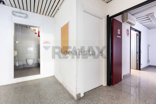 locale commerciale in vendita a Quartu Sant'Elena in zona Pitz'e Serra