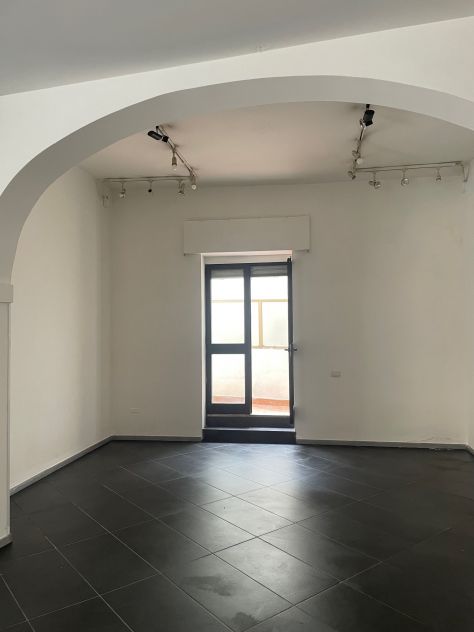 locale commerciale in vendita a Quartu Sant'Elena in zona Centro Storico